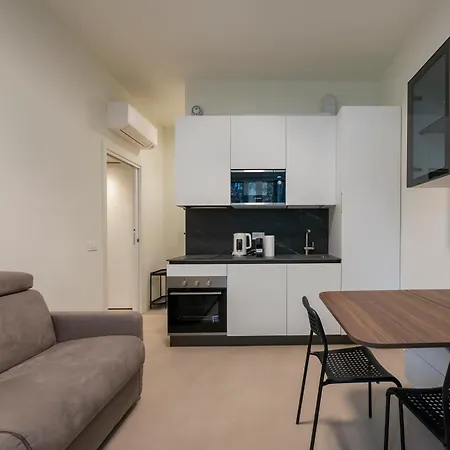 Apartamento I-host - Modern 1br With Balcony Near Sempione Milão