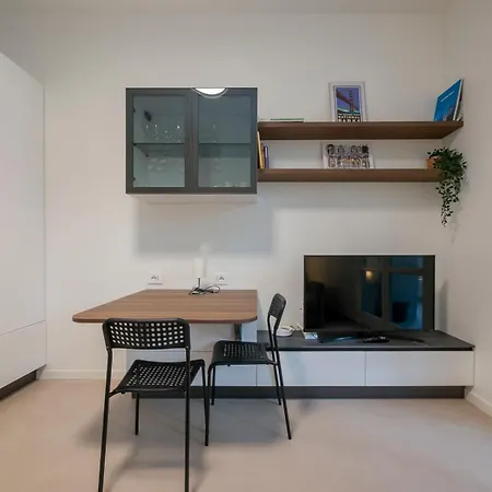 I-host - Modern 1br With Balcony Near Sempione Διαμέρισμα Μιλάνο