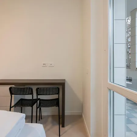 I-host - Modern 1br With Balcony Near Sempione Διαμέρισμα