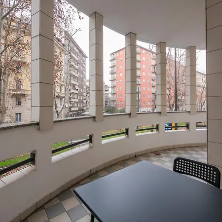 I-host - Modern 1br With Balcony Near Sempione Μιλάνο