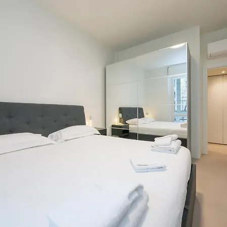 I-host - Modern 1br With Balcony Near Sempione Διαμέρισμα