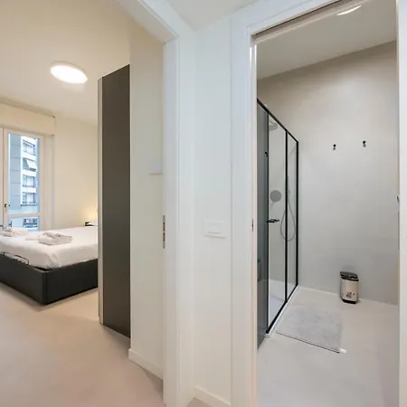 I-host - Modern 1br With Balcony Near Sempione Μιλάνο